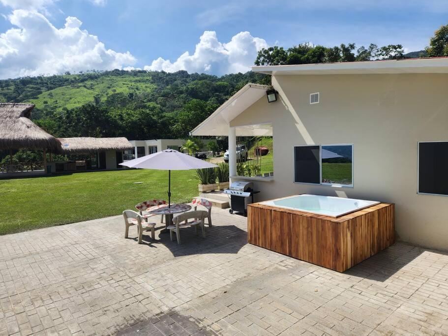 Villeta Casa De Campo Caracoli Spa Bagian luar foto