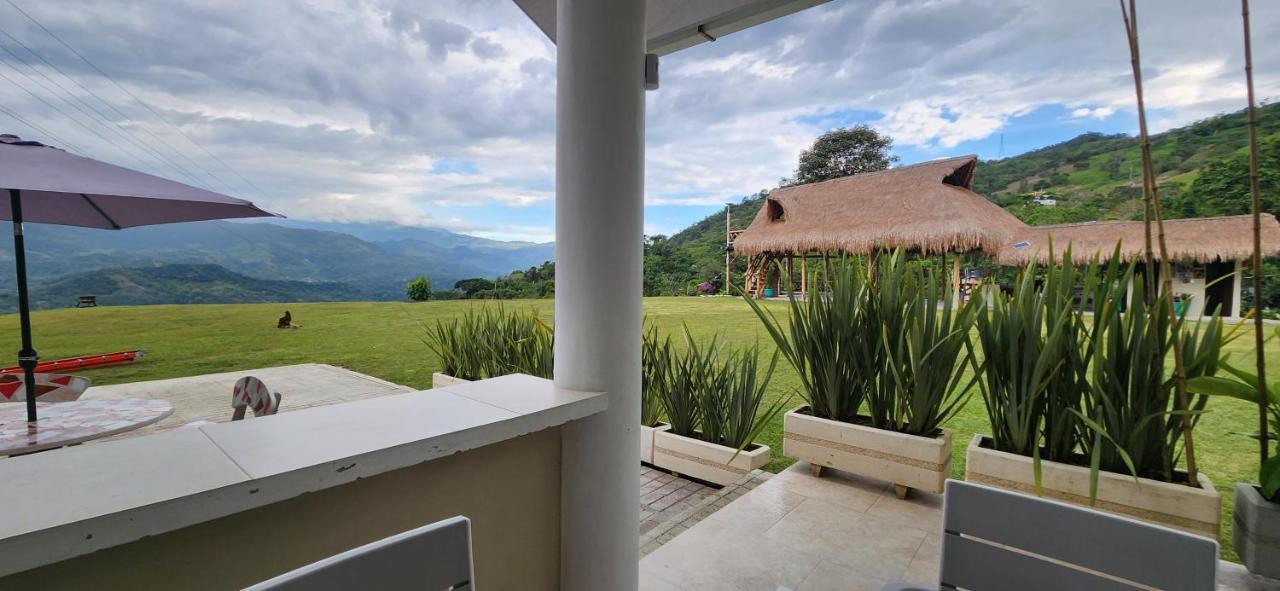 Villeta Casa De Campo Caracoli Spa Bagian luar foto